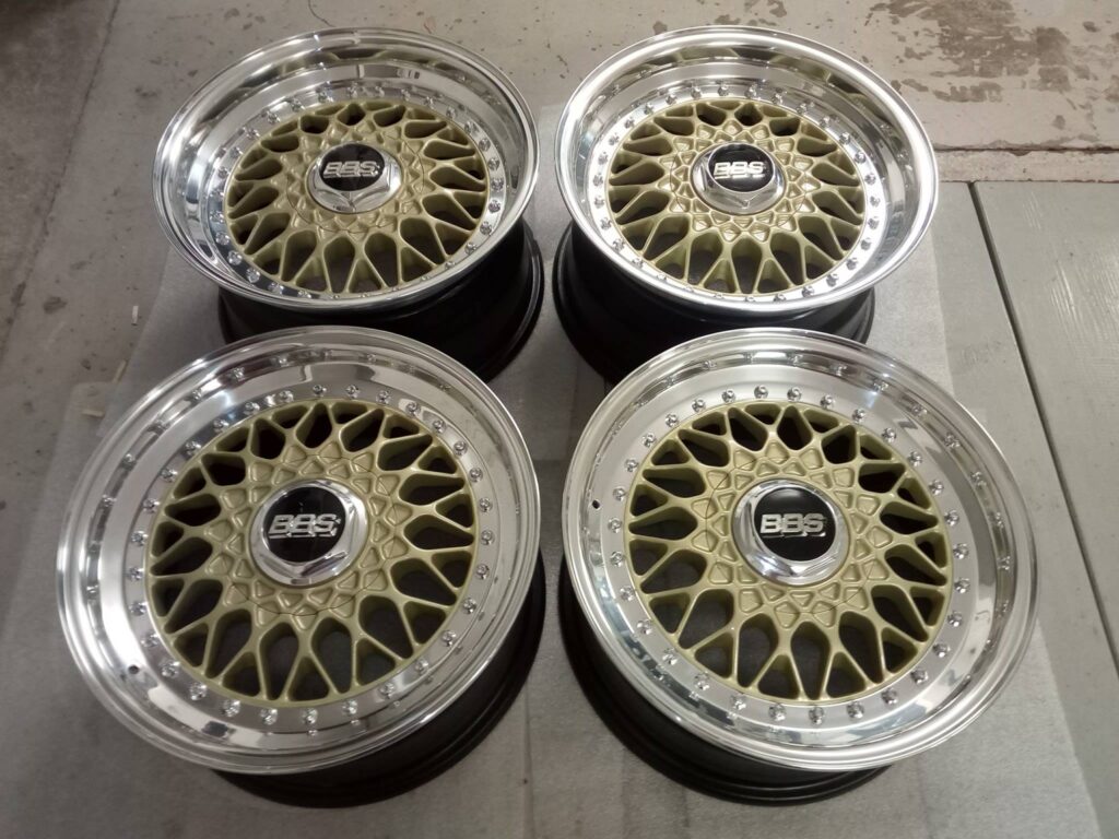 Přečtete si více ze článku Kompletní renovace třídílných kol BBS RS 7″ a 8″ * 15″