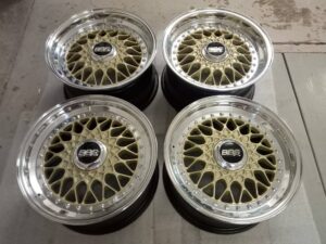 Přečtete si více ze článku Kompletní renovace třídílných kol BBS RS 7″ a 8″ * 15″