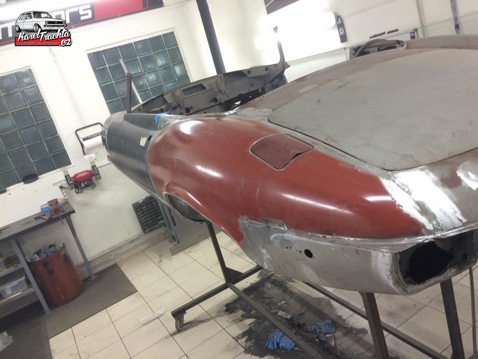 Přečtete si více ze článku Jaguar e type