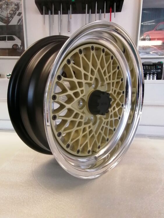 Přečtete si více ze článku Impul 15″ – renovace